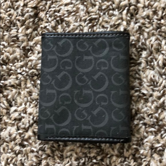 Guess black wallet - Picture 2 of 4